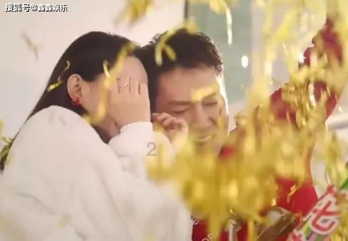 温州一小区1名保安被炸伤，警方通报：嫌疑人与住户有纠纷，用鞭炮制作的简易装置炸伤了保安员